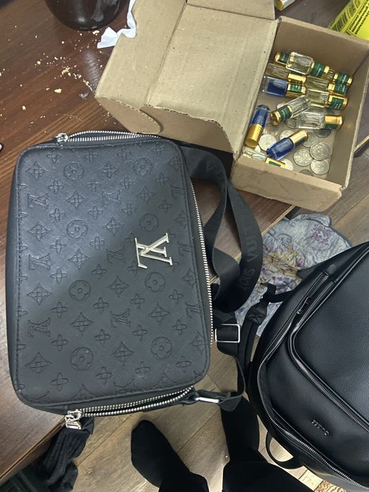 Барсетка луий ветон