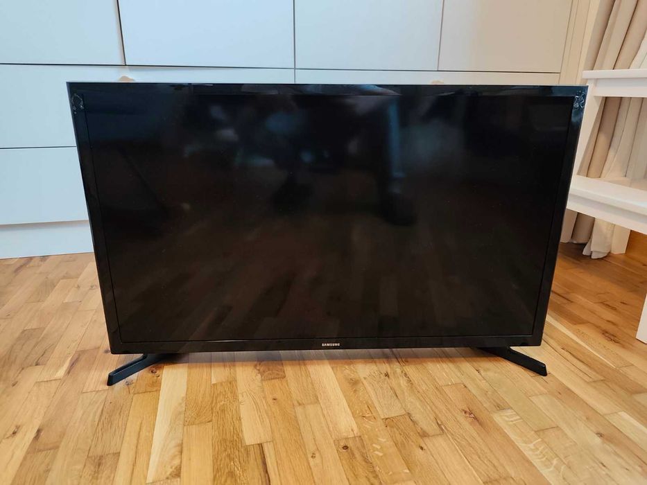 Телевизор Samsung 32" (81,28 см.)