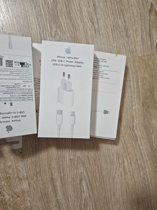 Încărcător iPhone plus cablu