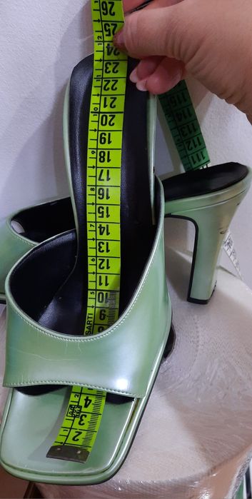 Papuci lăcuiti, culoare verde