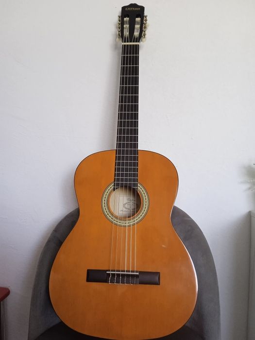 Vând chitară clasică Clifton