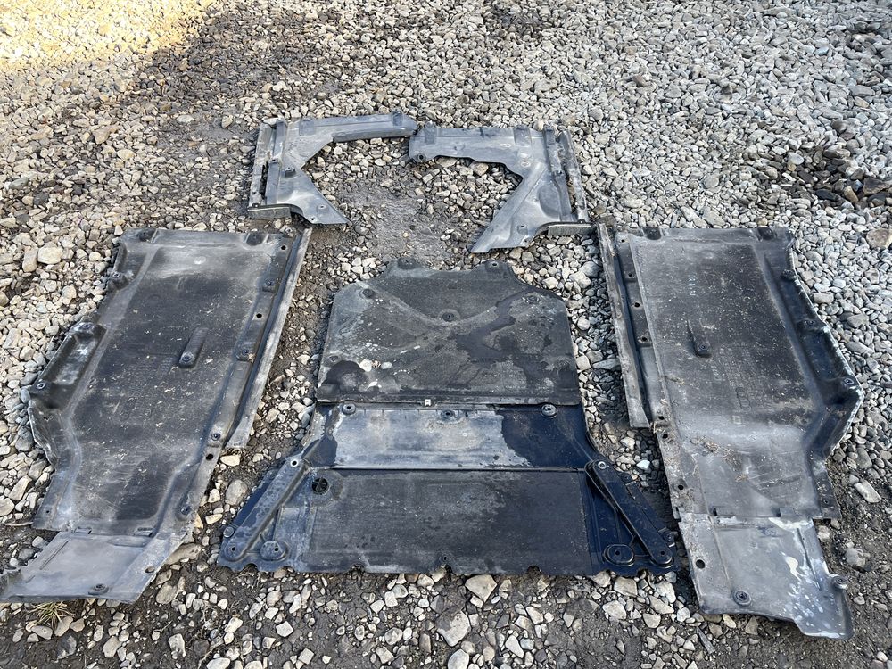 Carenaje, scut motor, scut cutie, scuturi laterale Audi A4 B9