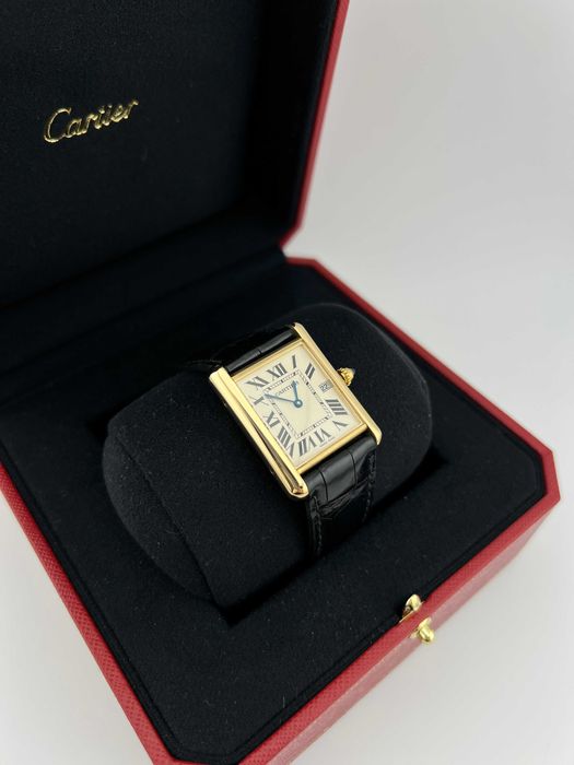 Наручные часы Cartier Tank