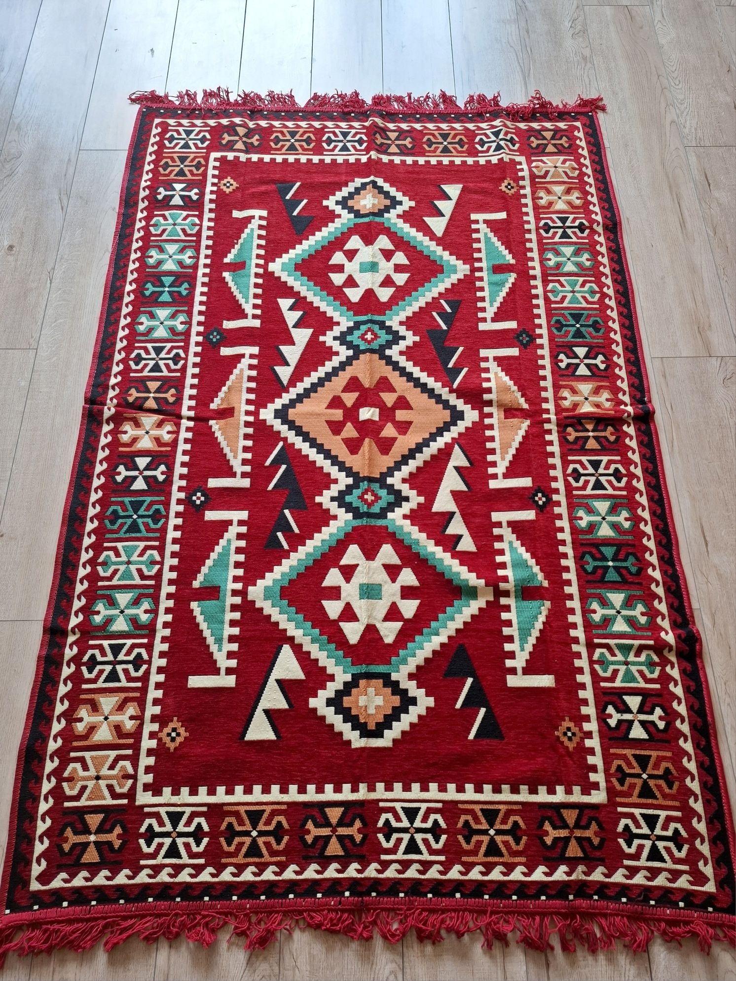 Турски персийски килим