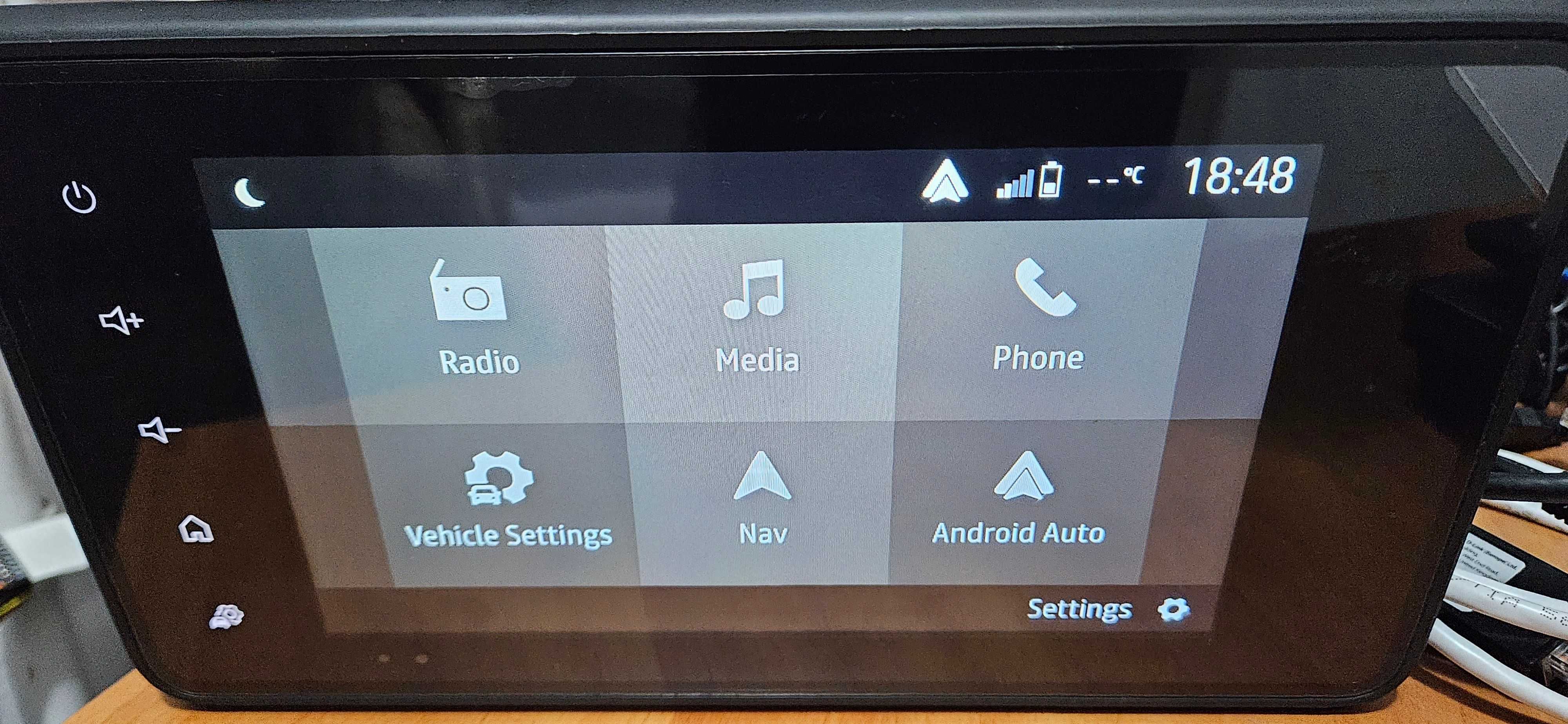 Navigatie originala Dacia Logan Sandero CarPlay Android Auto wireless