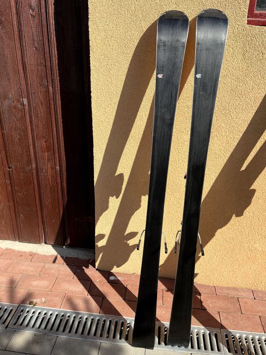 Schiuri -pachet fain pentru schioare!