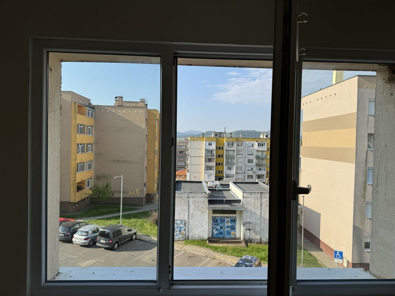 Продава се Двустаен апартамент в Крумовград - 70 кв.м за 554 €/кв.м - Снимка #2