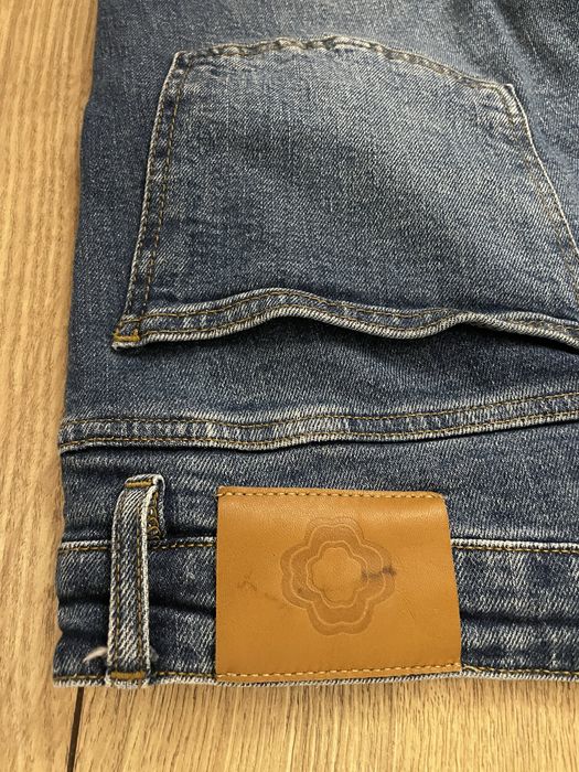 Сини модерни дънки