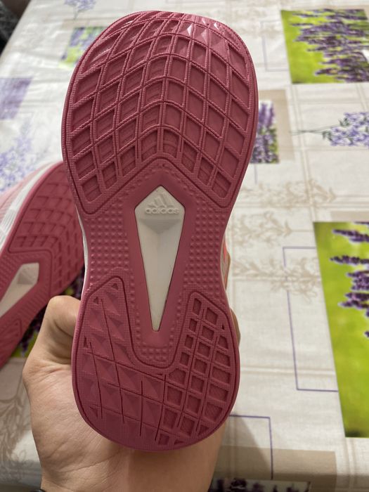 Adidasi Adidas
