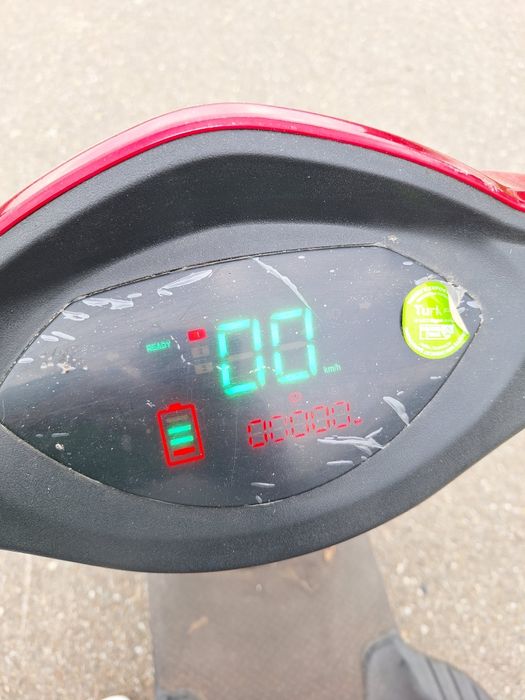 Vând motociclu electric