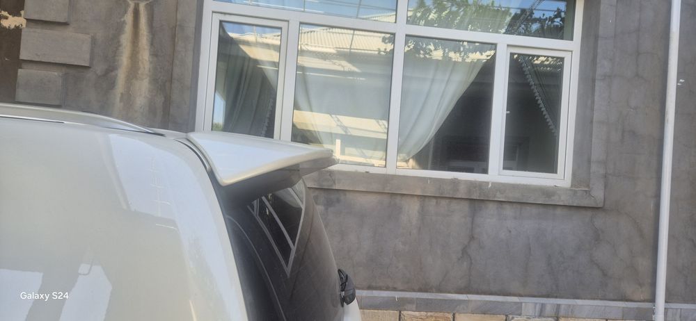 Продам сполер от Toyota land cruiser 200