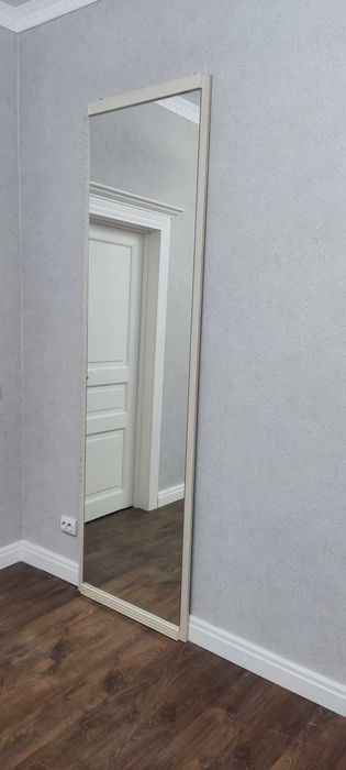 Зеркало настенное, большое.