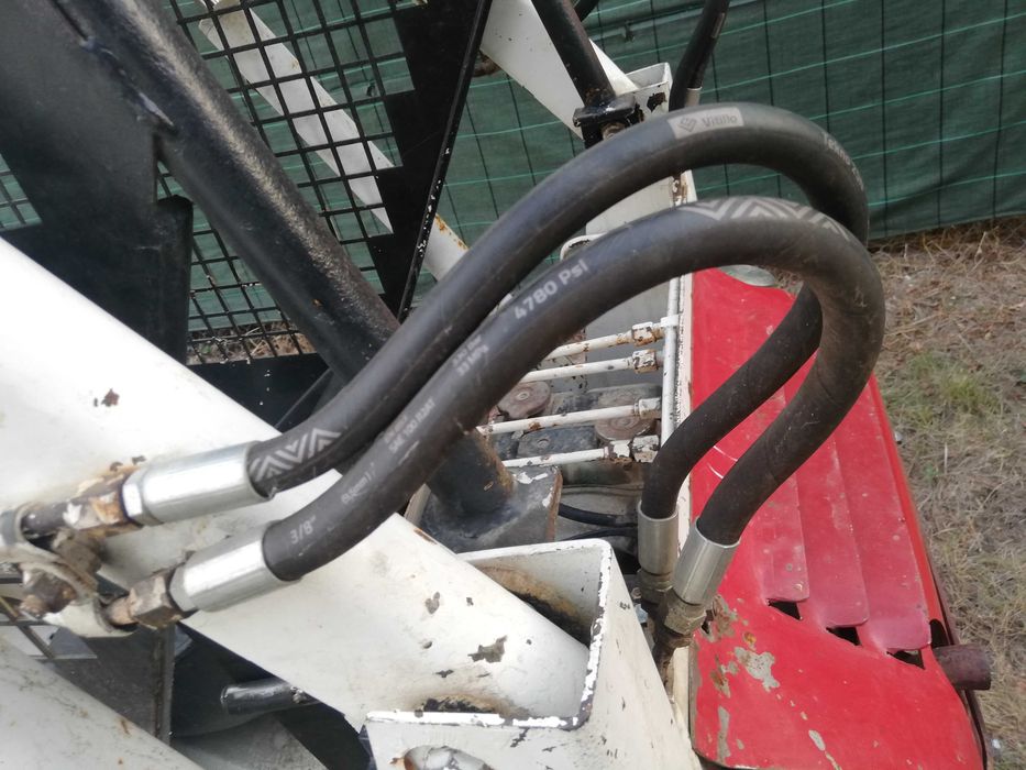 Продавам мини челен товарач  BOBKAT TCM 315