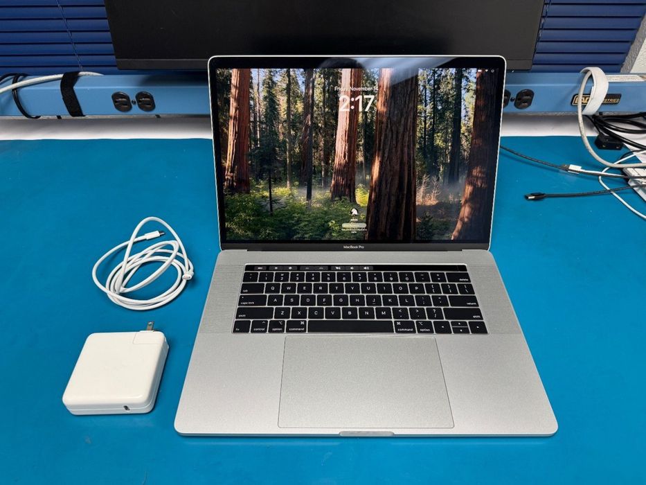 MacBook Pro 512 Gb i7 15 inch IDEAL