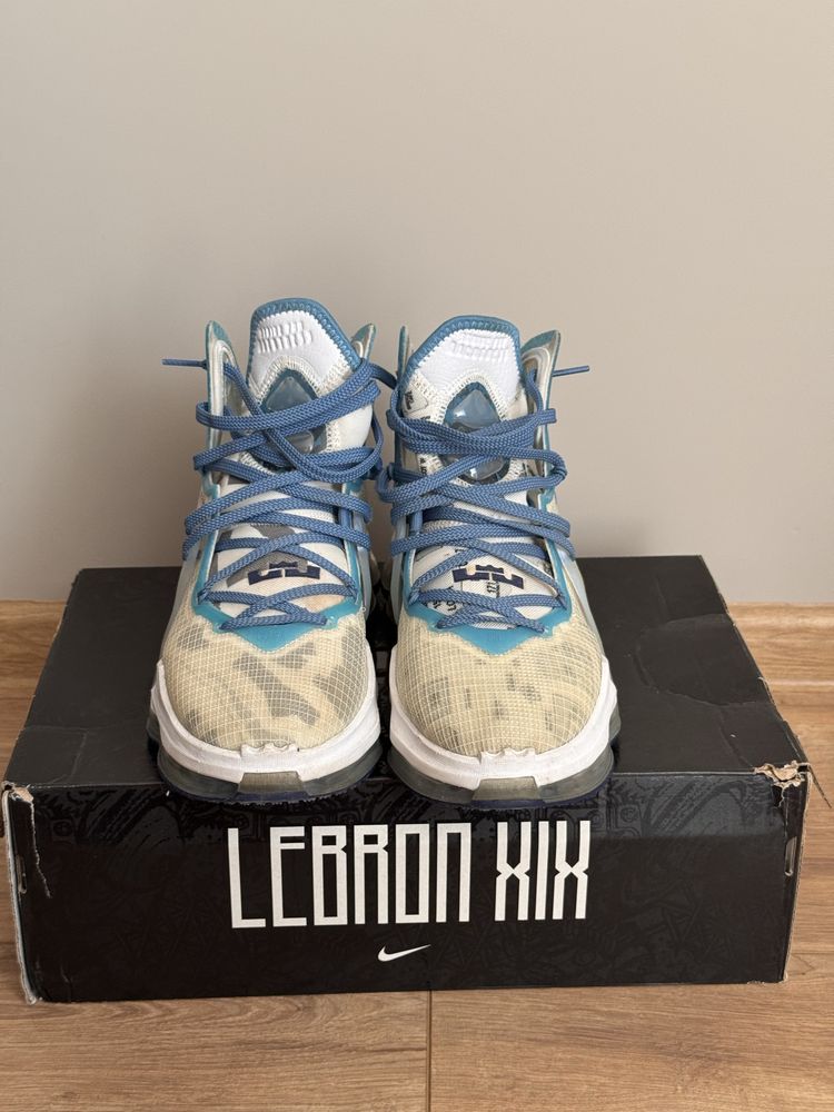 LeBron XIX Space Jam