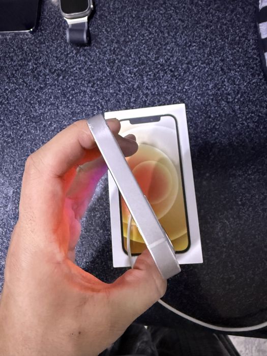 iphone 12 pamit 128g yomkost 79 holati ortacha karopka bor oqip tel ql