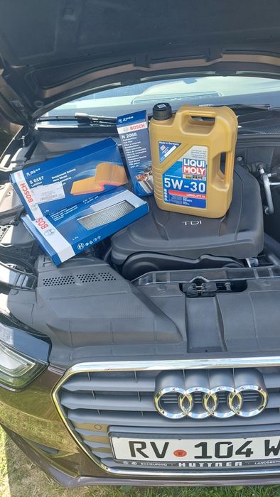 Vând Audi A4 b8.5 Sau la schimb cu ceva mai mic. De preferat golf .7Ra