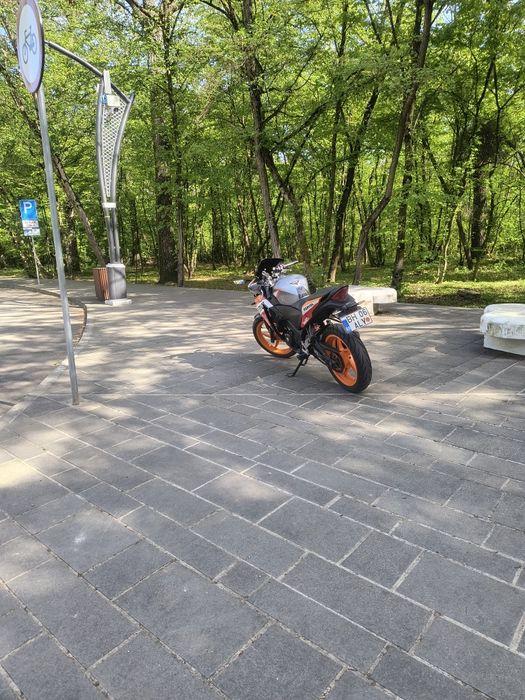 Vând honda cbr 125