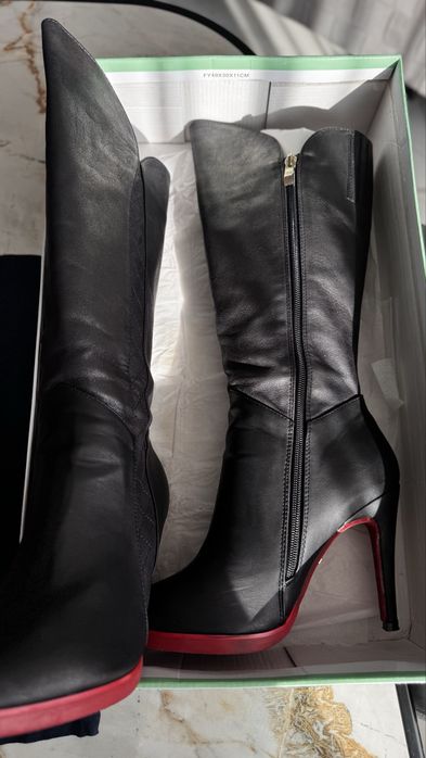 Черни ботуши 39 номер