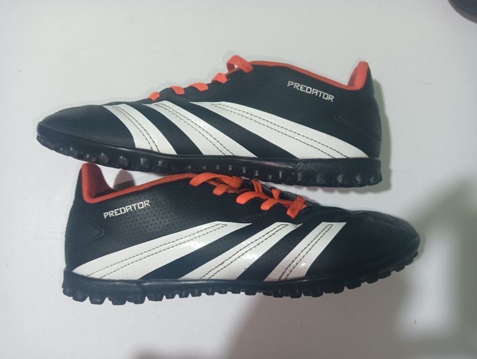 Ghete de fotbal Adidas Predator de sintetic