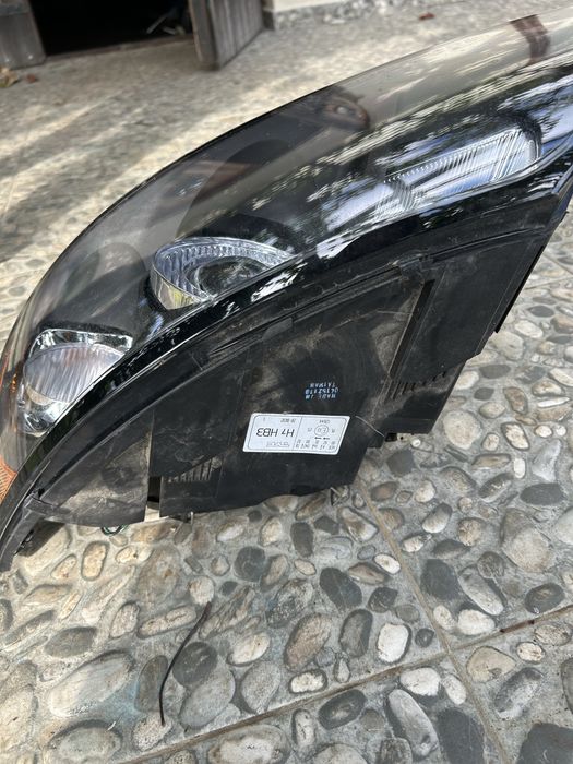 Faruri xenon volvo s40