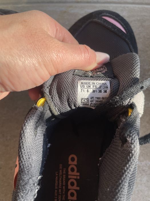 Adidasi  adidas marimea 39