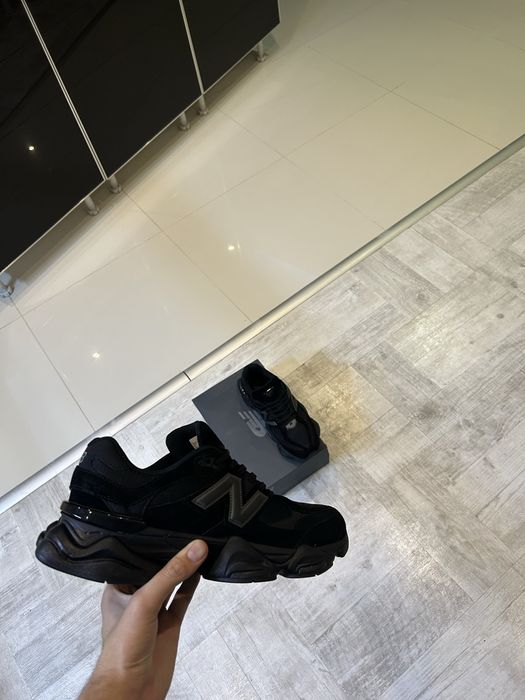 New Balance 9060 (black with black cement)