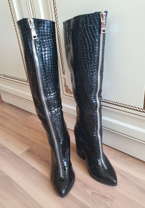 Сапоги ласковые.