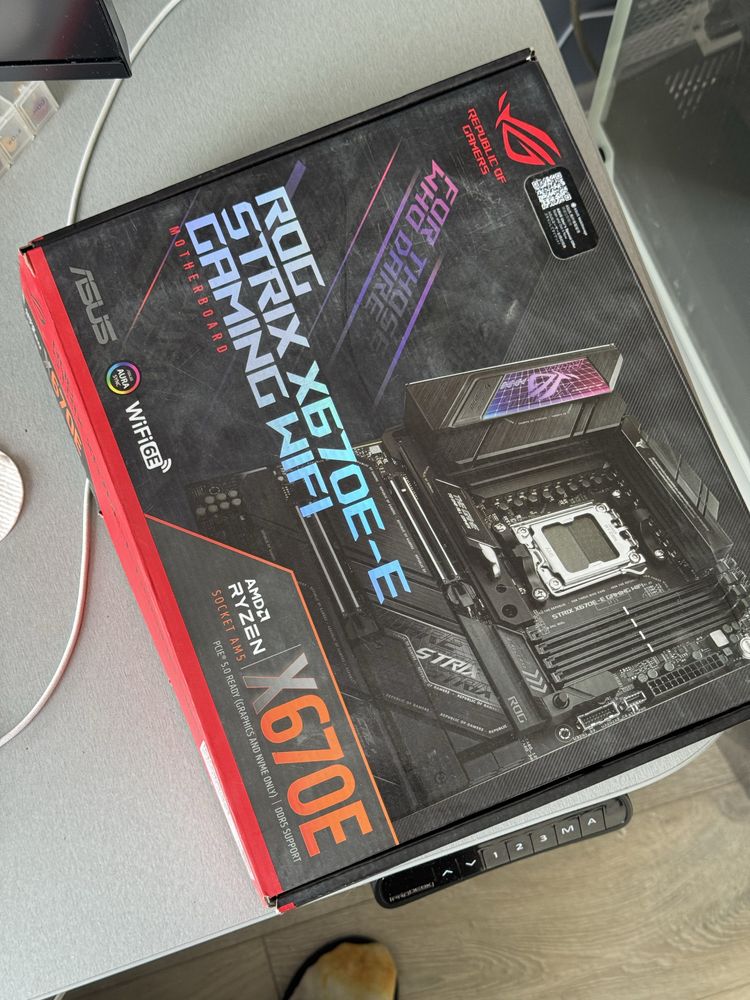 ASUS Rog strix x670 e gaming wifi motherboard , AMD, дънна платка