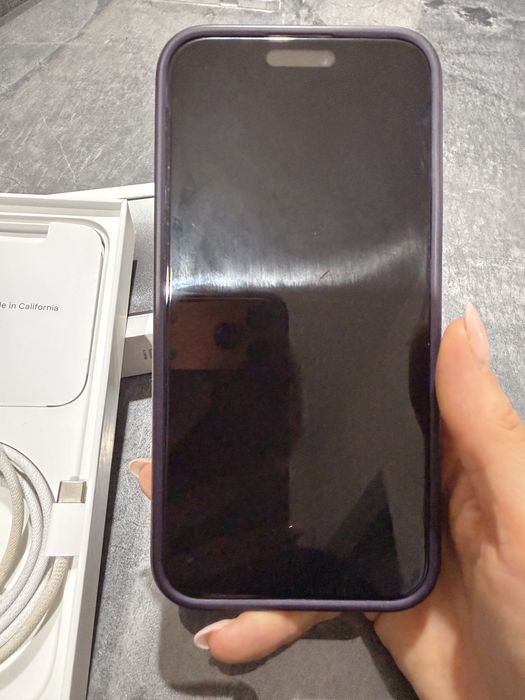 Vand Iphone 15 pro max 256 GB