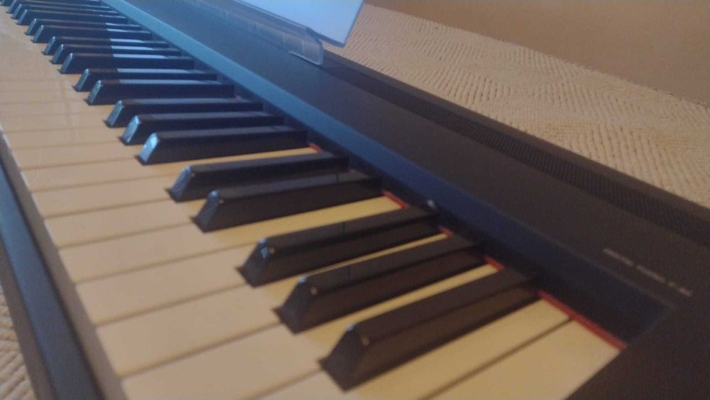 Pian digital Yamaha P-85 - pentru muzicieni și pasionați!
