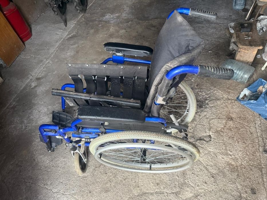 Инвалидная коляска б/у в отличном состоянии
