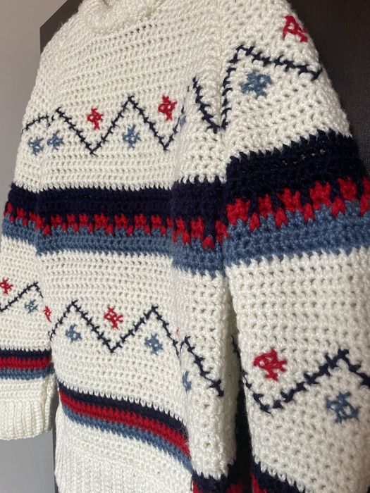 Зимен пуловер,ръчна изработка!