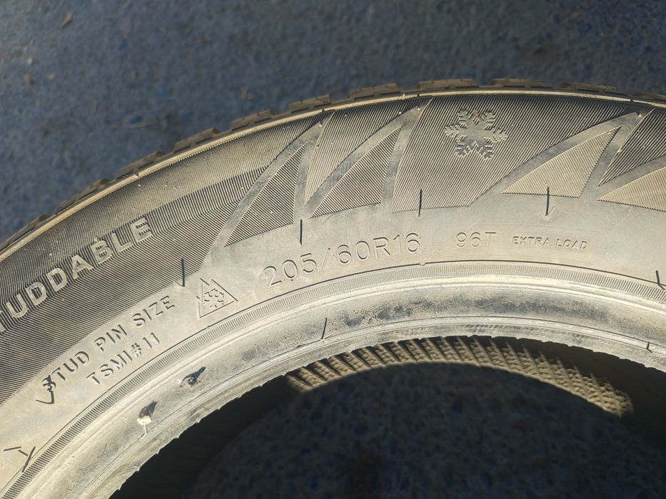 Зимний шиповый шина