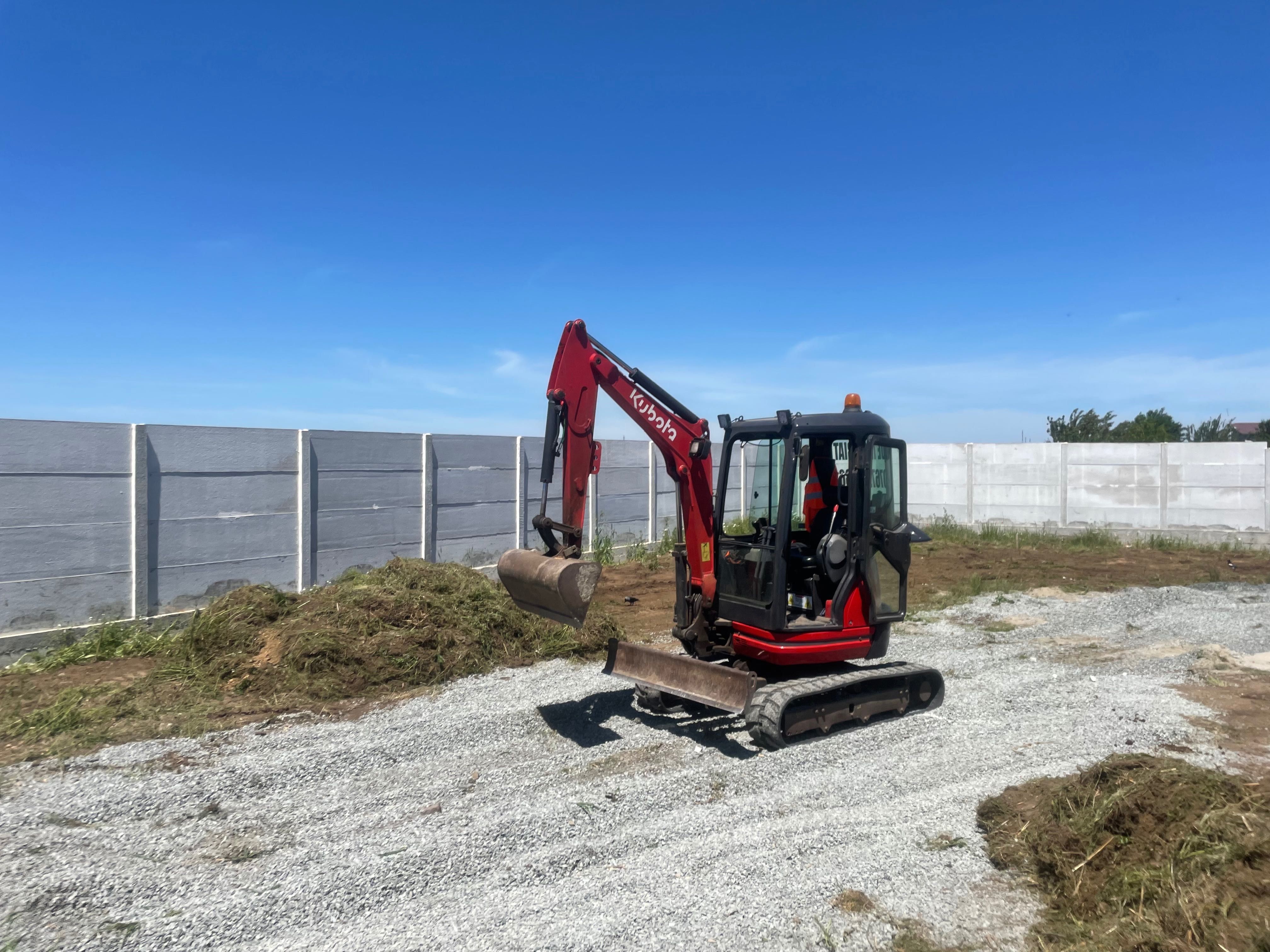 Mini excavator 2,5 t