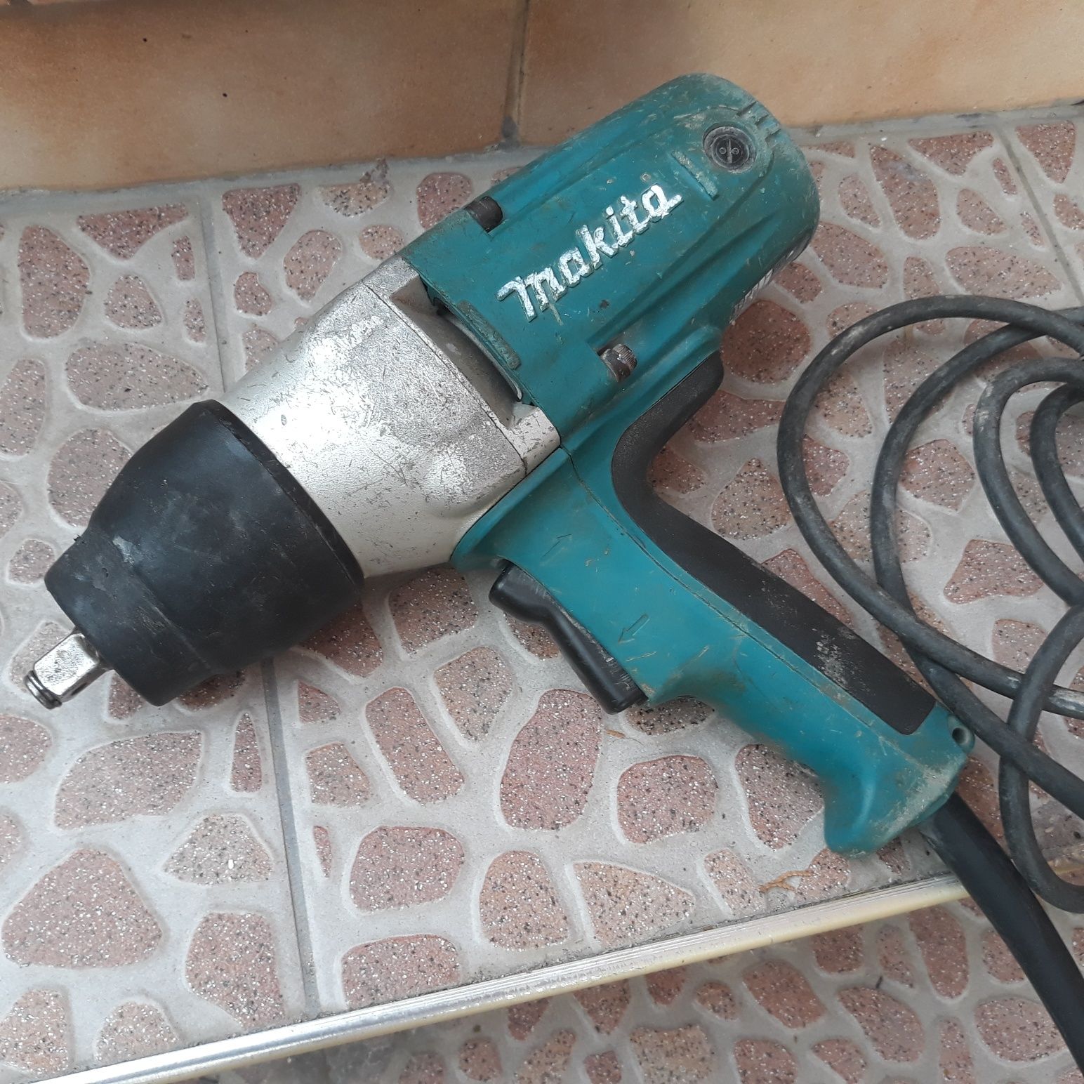 Гайковерт  Makita TW0350