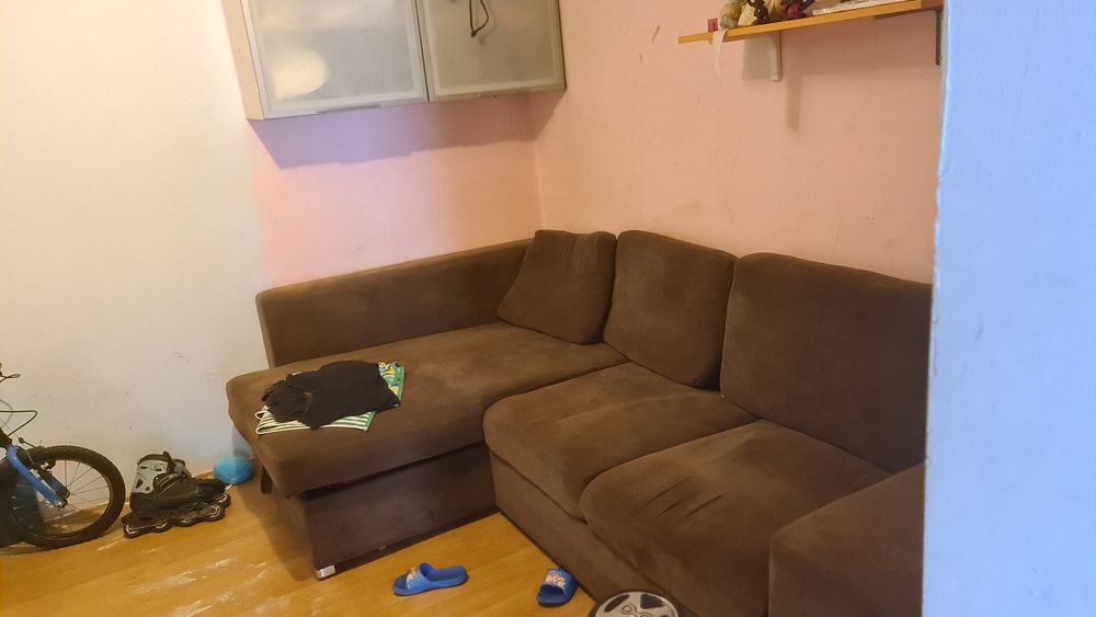 Casă cu 3 camere și curte de închiriat