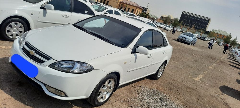 Lasetti jentra qilingan