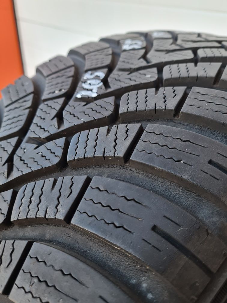 Зимни гуми 2 броя FALKEN EuroWinter HS01 205 55 R17 дот 3220