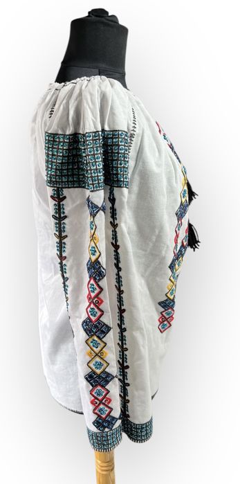 Ie traditională cusută manual NOUĂ marimea M/ L