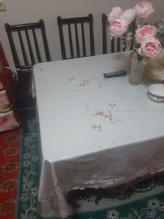 Стол стул сотилади комплек