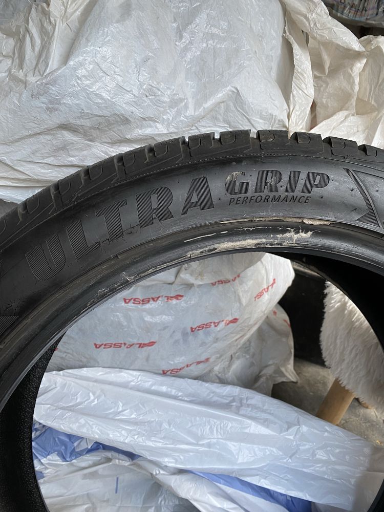 Зимни гуми Goodyear 255/45/20