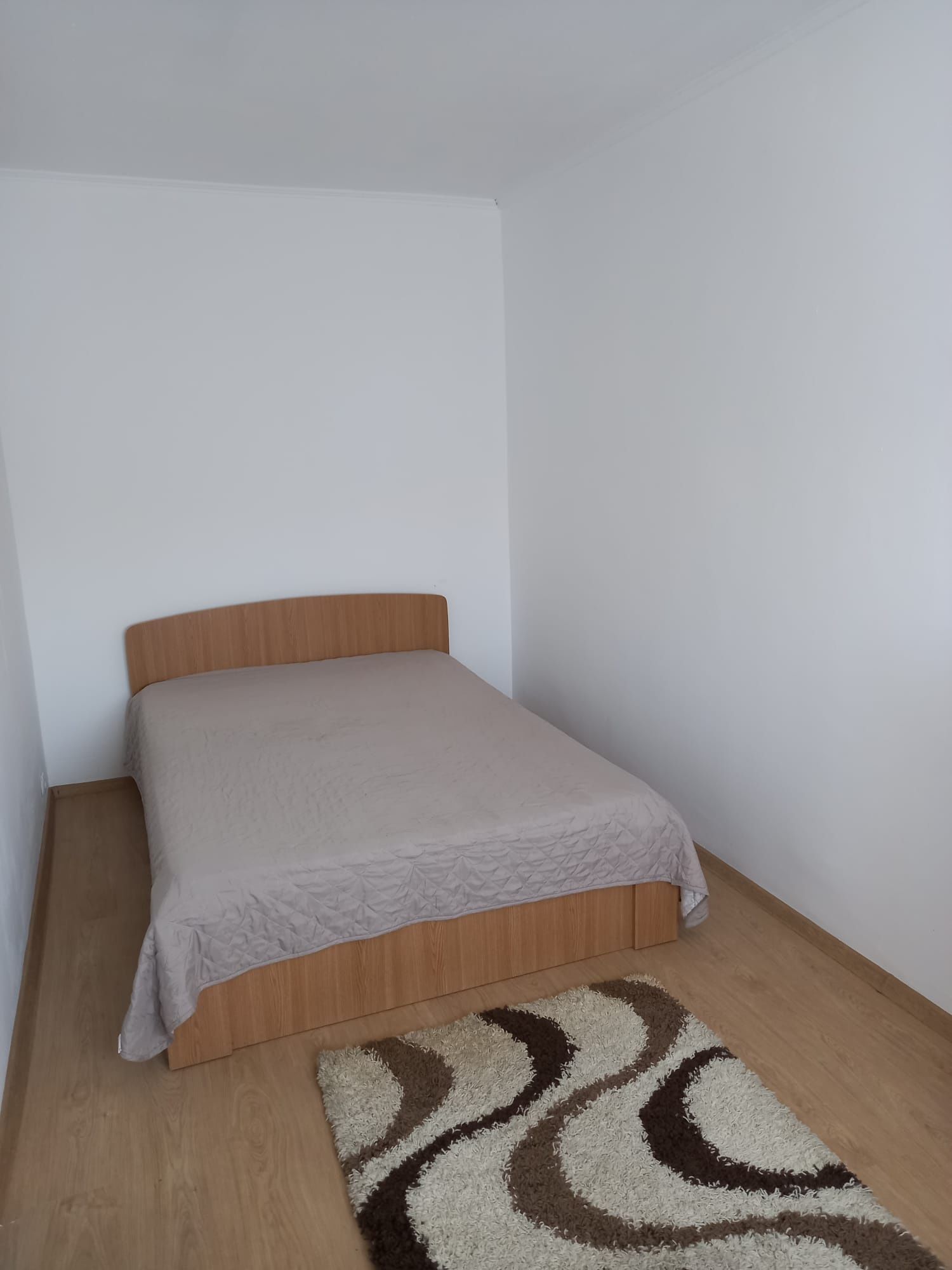 Vand apartament micro 14