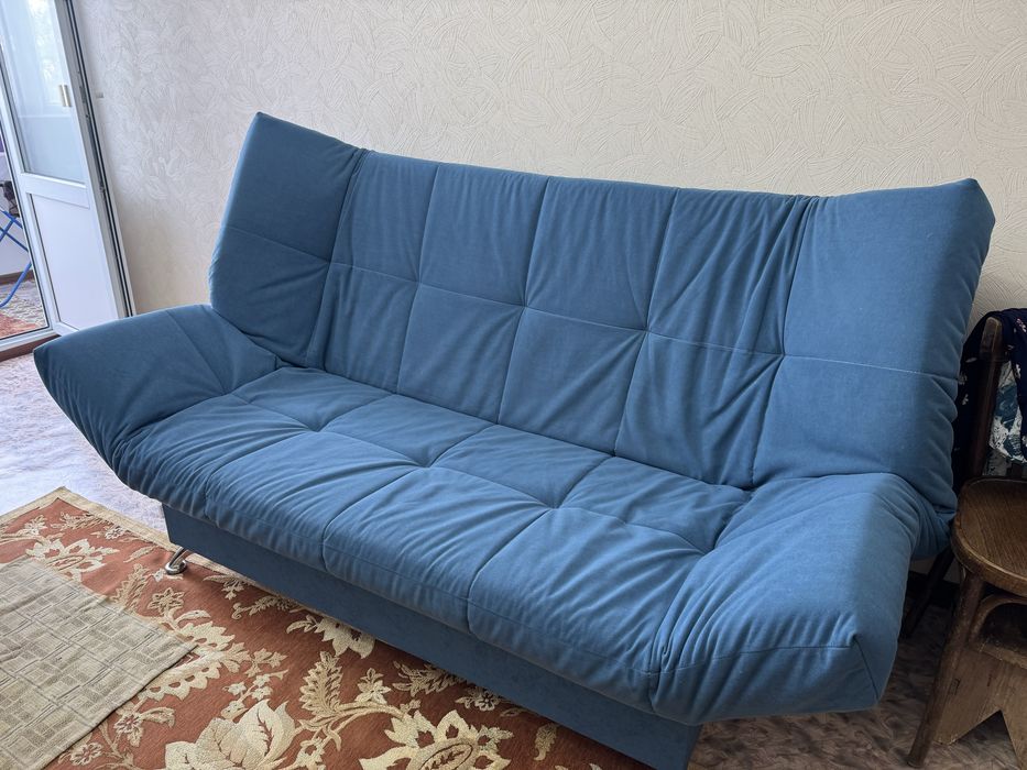 Продам диван для гостинной