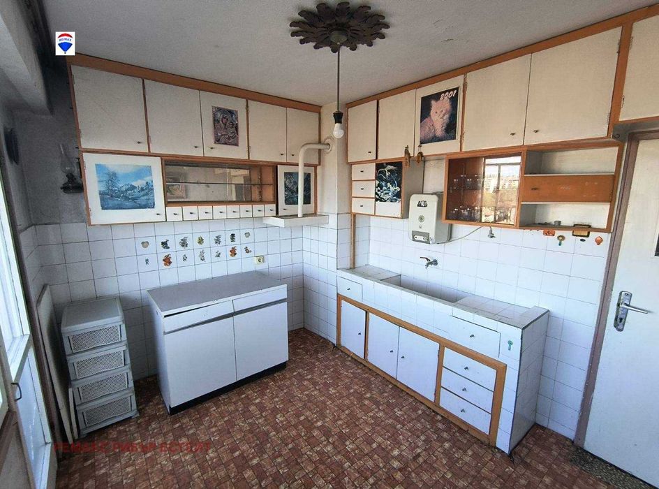 Продава се Тристаен апартамент в Русе, Родина 2 - 80 кв.м за 988 €/кв.м - Снимка #7