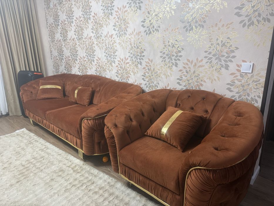 canapea +fotoliu foarte bine intretinute