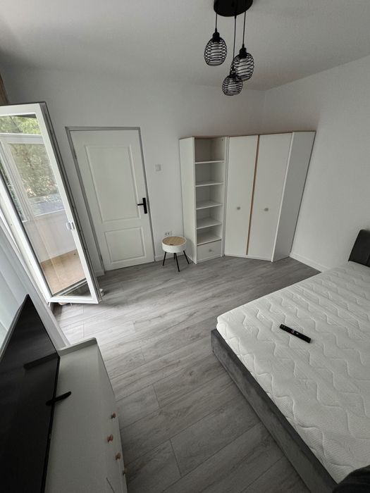 Chirie, renovat recent, podu ros