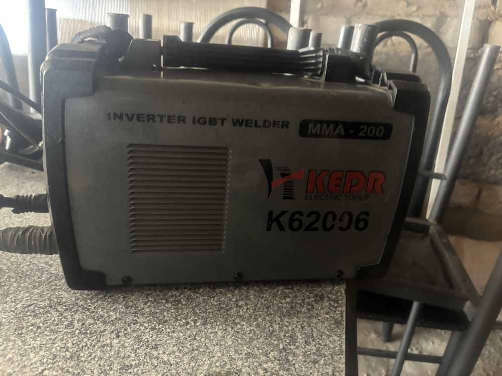 Продам сварочный аппарат кедр к62006 мма-200
