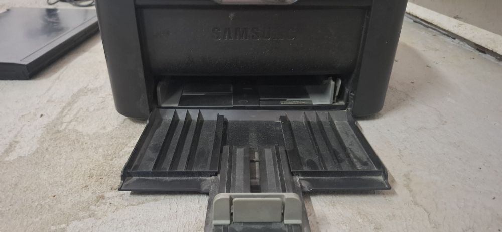 Принтер.         .