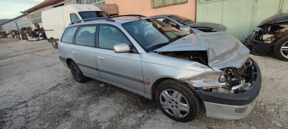 На части Toyota Avensis 2.0td 90кс за части Тойота 2000г